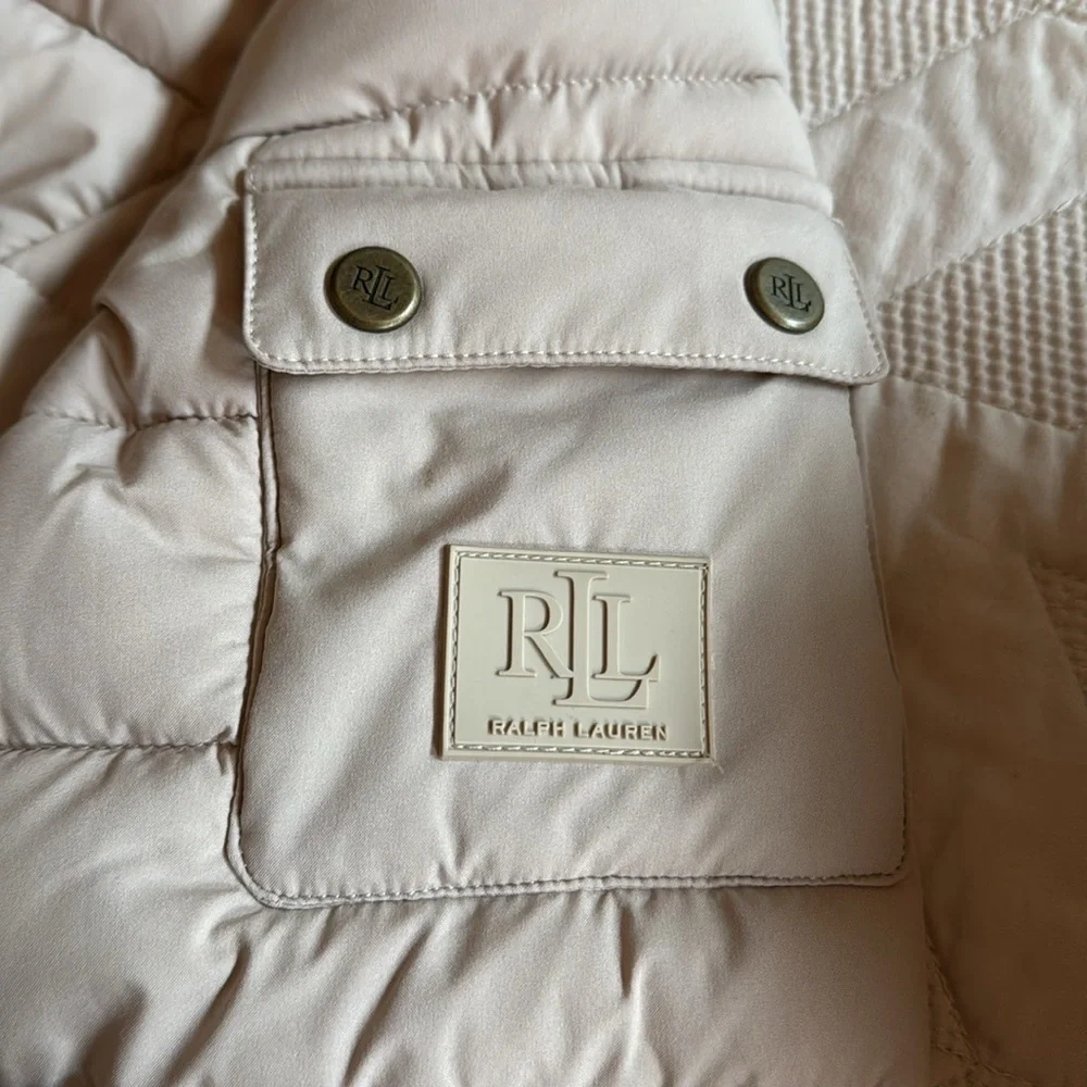 Women's Cream Hooded Puffer Jacket - Picture 3 of 4